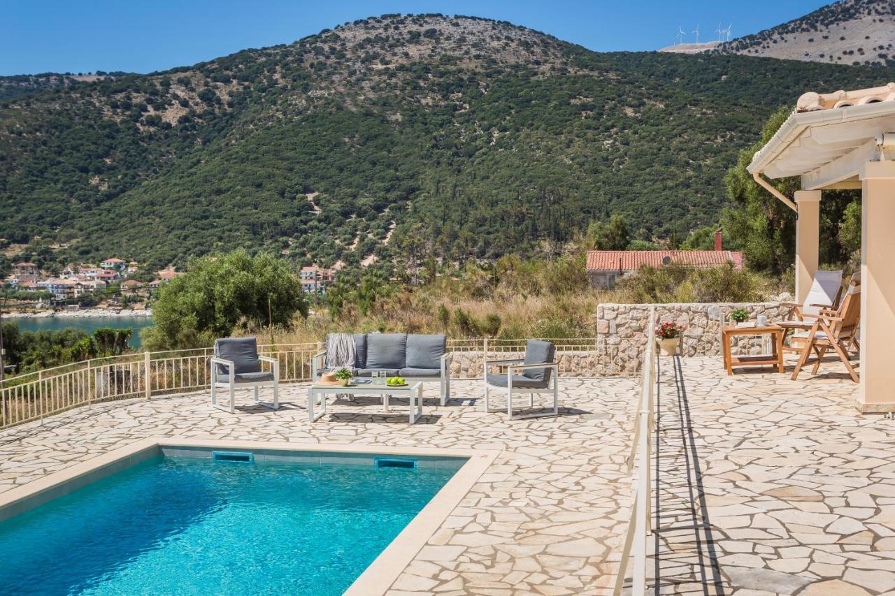Villa Irida Agia Efimia Bagian luar foto